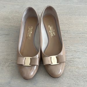 Ferragamo Vara Bow Pump Shoes